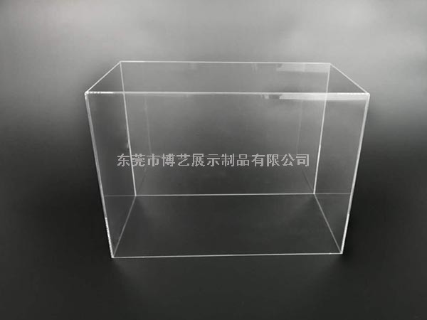 一個亞克力魚缸它比普通玻璃魚缸有著什么樣的優(yōu)勢呢？