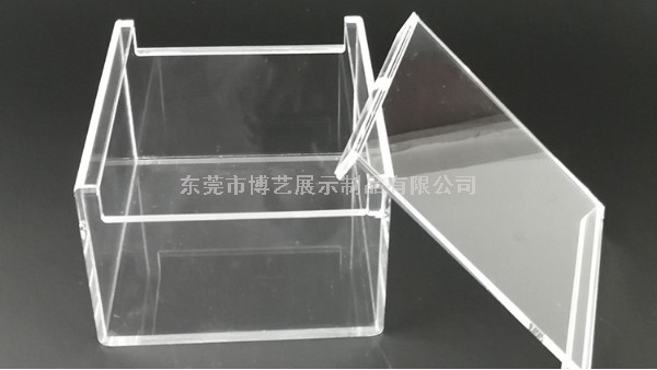 在定制亞克力展示架時(shí)，絲印應(yīng)該注意一些什么事項(xiàng)呢？